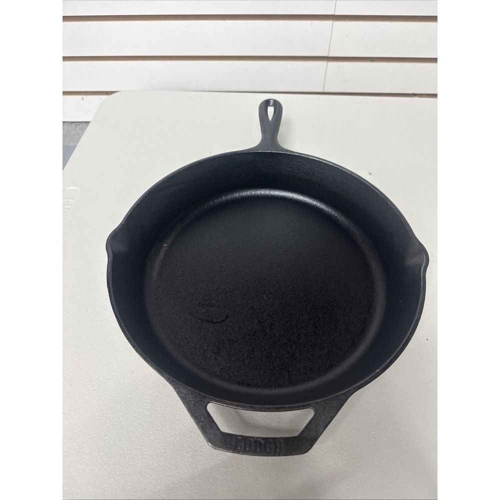 Vintage Lodge 2 Notch 2 Handle 12" Cast Iron Skillet Number 10SK NEW!